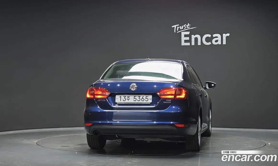 Volkswagen Jetta 2014 1.6 автомат (гидро), фото 4 Volkswagen Jetta 2014 1.6 автомат (гидро), фото 4