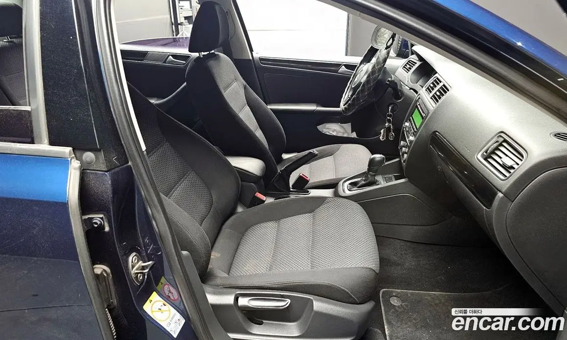 Volkswagen Jetta 2014 1.6 автомат (гидро), фото 10 Volkswagen Jetta 2014 1.6 автомат (гидро), фото 10