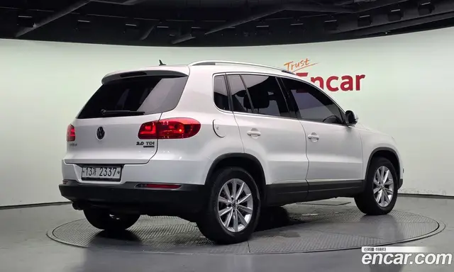 Volkswagen Tiguan 2013 2.0 автомат (гидро), миниатюра 2