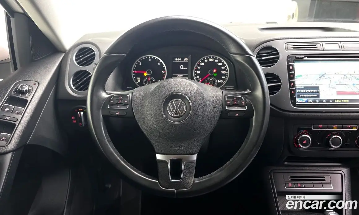 Volkswagen Tiguan 2013 2.0 автомат (гидро), фото 13