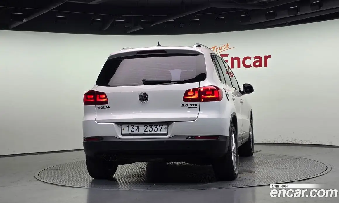 Volkswagen Tiguan 2013 2.0 автомат (гидро), фото 4