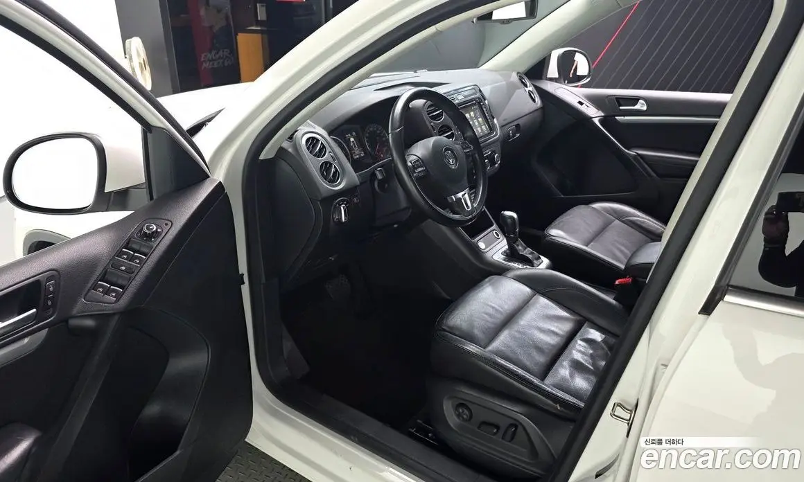 Volkswagen Tiguan 2013 2.0 автомат (гидро), фото 10