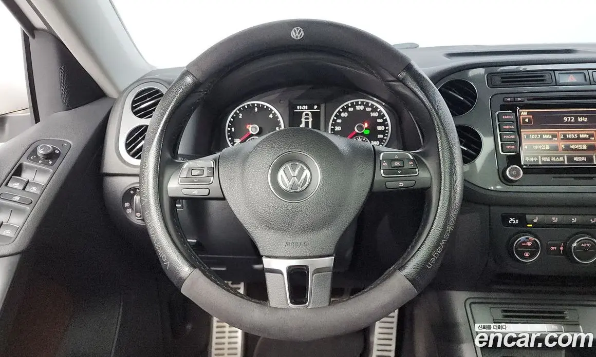 Volkswagen Tiguan 2015 2.0 автомат (гидро), фото 13