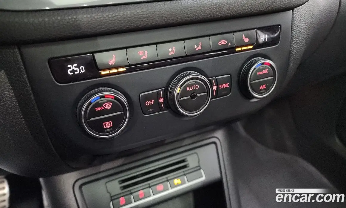 Volkswagen Tiguan 2015 2.0 автомат (гидро), фото 15