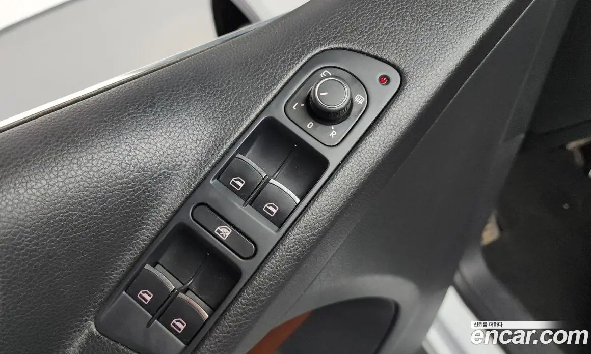 Volkswagen Tiguan 2015 2.0 автомат (гидро), фото 19