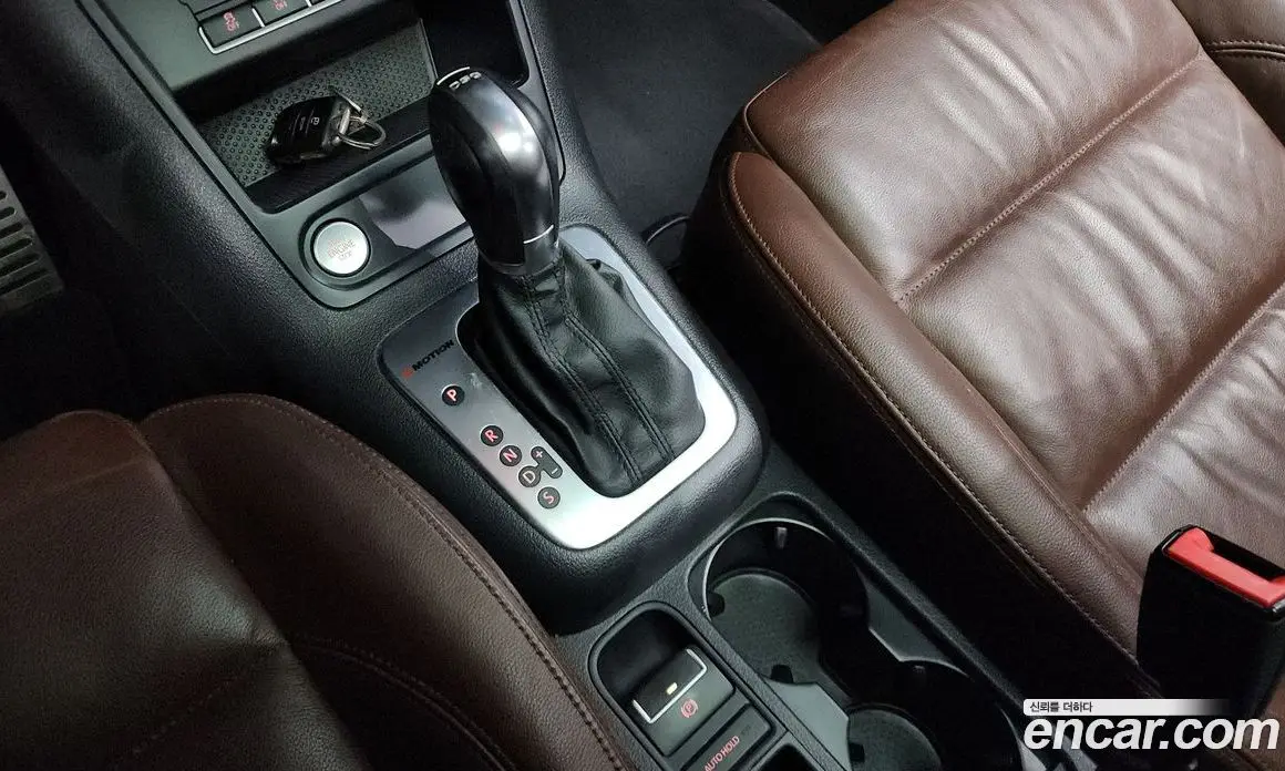 Volkswagen Tiguan 2015 2.0 автомат (гидро), фото 9