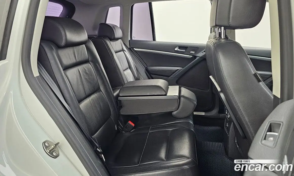 Volkswagen Tiguan 2015 2.0 автомат (гидро), фото 12