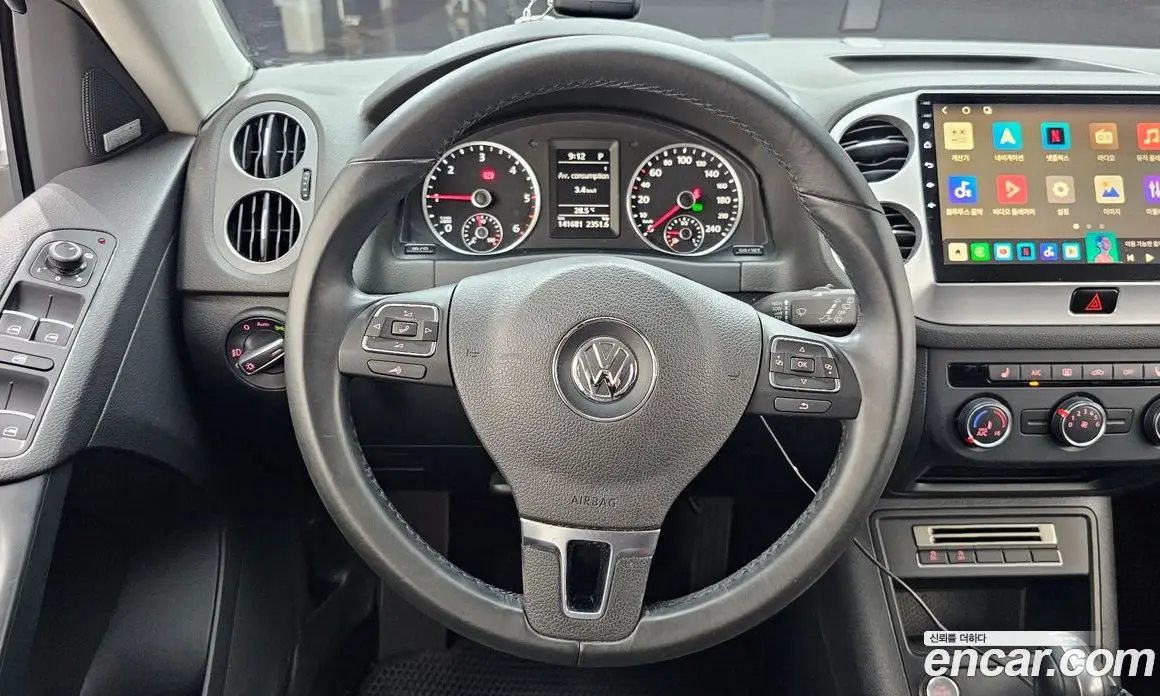Volkswagen Tiguan 2015 2.0 автомат (гидро), фото 13