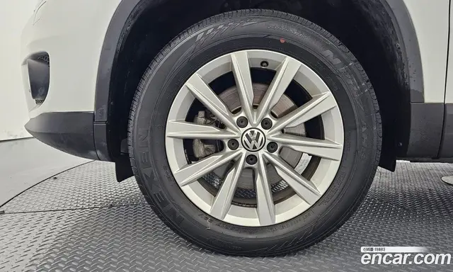 Volkswagen Tiguan 2015 2.0 автомат (гидро), миниатюра 5