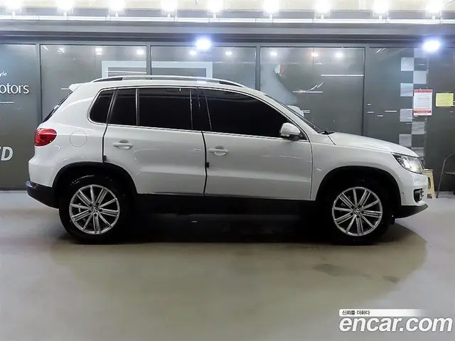 Volkswagen Tiguan 2015 2.0 автомат (гидро), миниатюра 8 Volkswagen Tiguan 2015 2.0 автомат (гидро), миниатюра 8