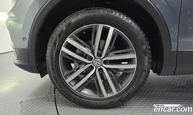 Volkswagen Tiguan 2020 2.0 автомат (гидро), миниатюра 5