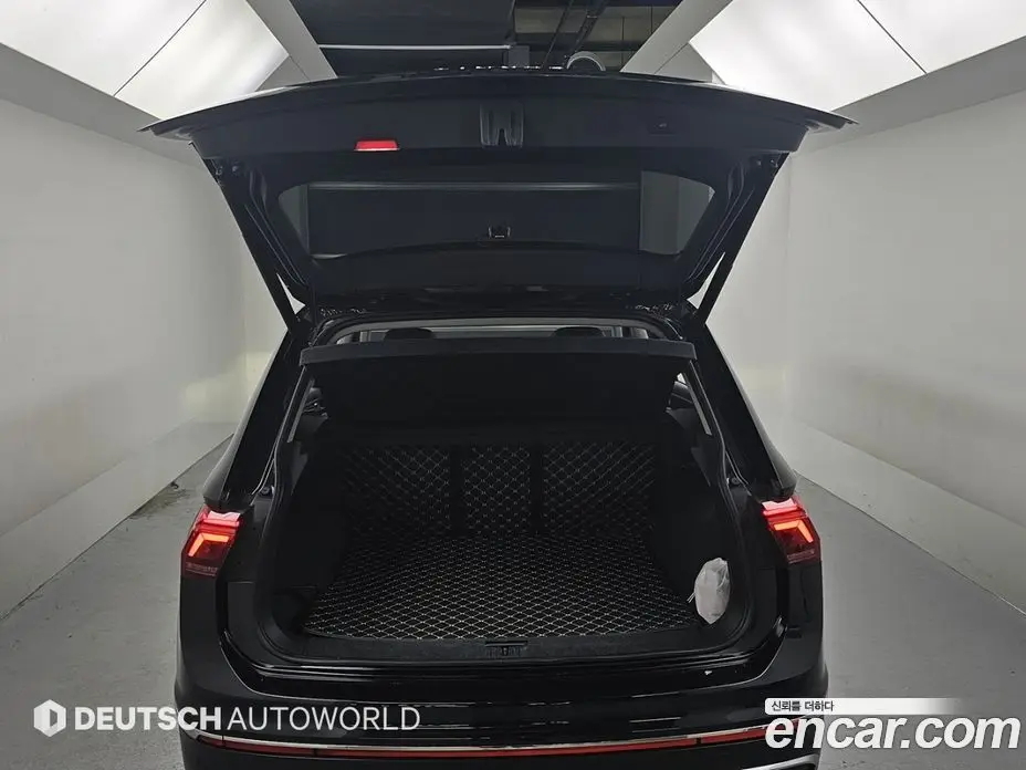 Volkswagen Tiguan 2024 2.0 автомат (гидро), фото 19 Volkswagen Tiguan 2024 2.0 автомат (гидро), фото 19
