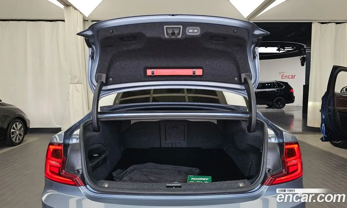 Volvo S90 2018 2.0 автомат (гидро), фото 20 Volvo S90 2018 2.0 автомат (гидро), фото 20
