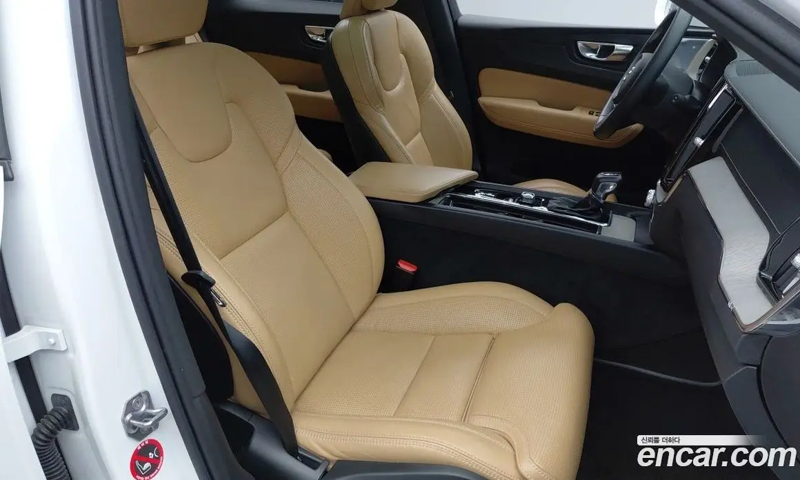 Volvo XC60 2019 2.0 автомат (гидро), фото 12 Volvo XC60 2019 2.0 автомат (гидро), фото 12