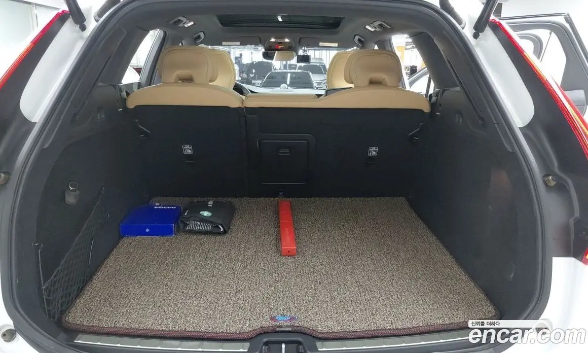 Volvo XC60 2019 2.0 автомат (гидро), фото 14 Volvo XC60 2019 2.0 автомат (гидро), фото 14
