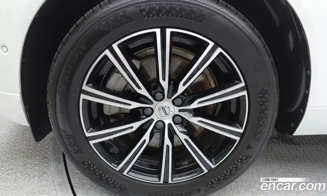Volvo XC60 2019 2.0 автомат (гидро), миниатюра 5 Volvo XC60 2019 2.0 автомат (гидро), миниатюра 5