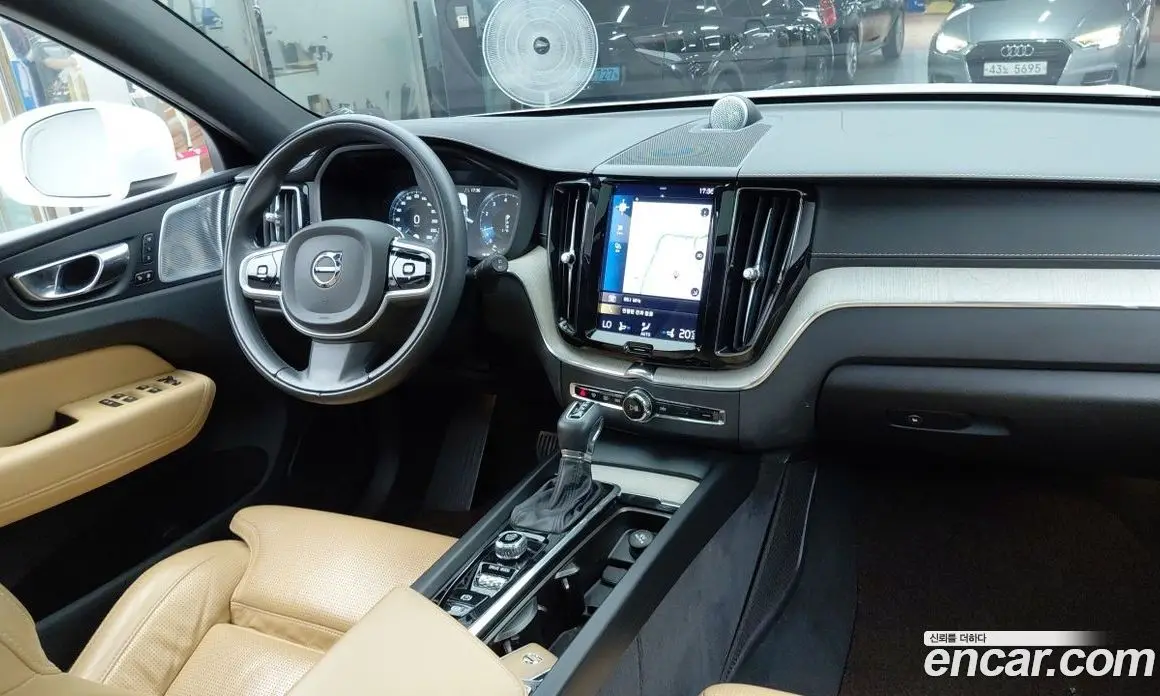 Volvo XC60 2019 2.0 автомат (гидро), фото 7 Volvo XC60 2019 2.0 автомат (гидро), фото 7