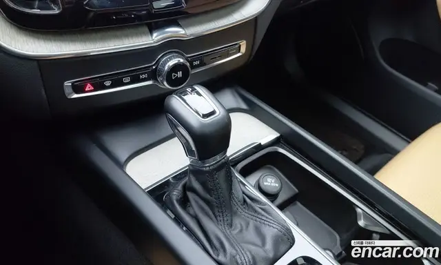 Volvo XC60 2019 2.0 автомат (гидро), миниатюра 9 Volvo XC60 2019 2.0 автомат (гидро), миниатюра 9