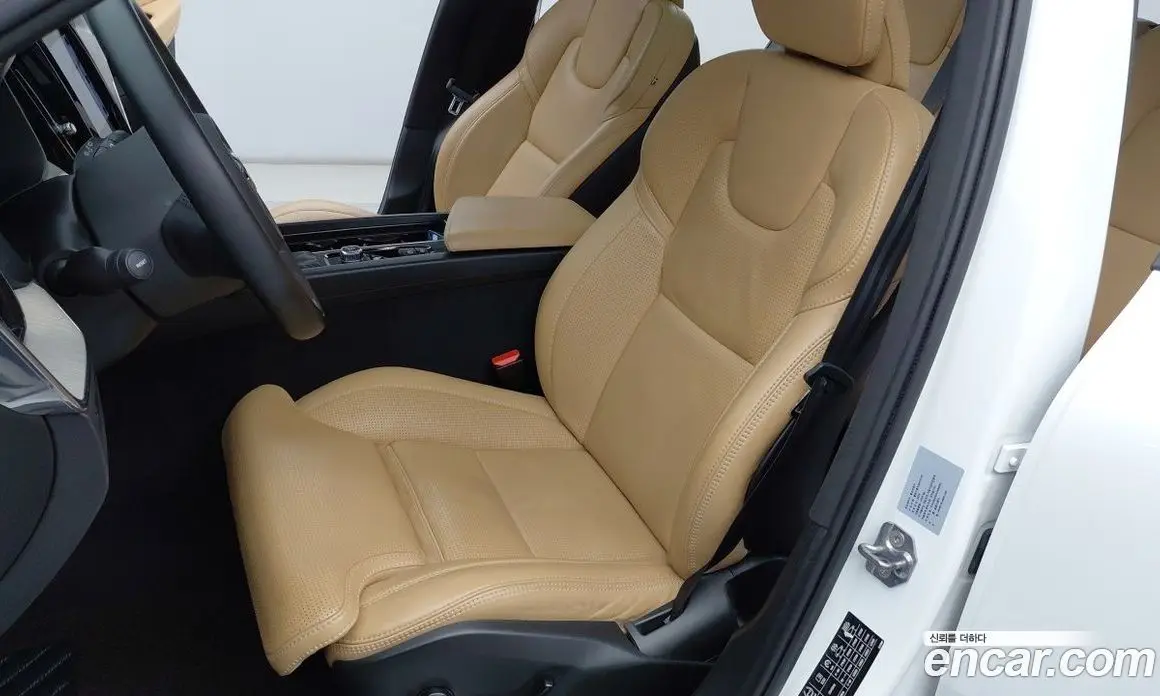 Volvo XC60 2019 2.0 автомат (гидро), фото 10 Volvo XC60 2019 2.0 автомат (гидро), фото 10