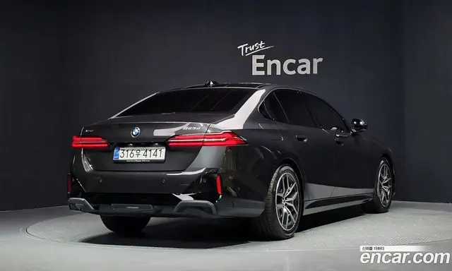 BMW 5 серия 2026 2.0 автомат (гидро), миниатюра 2