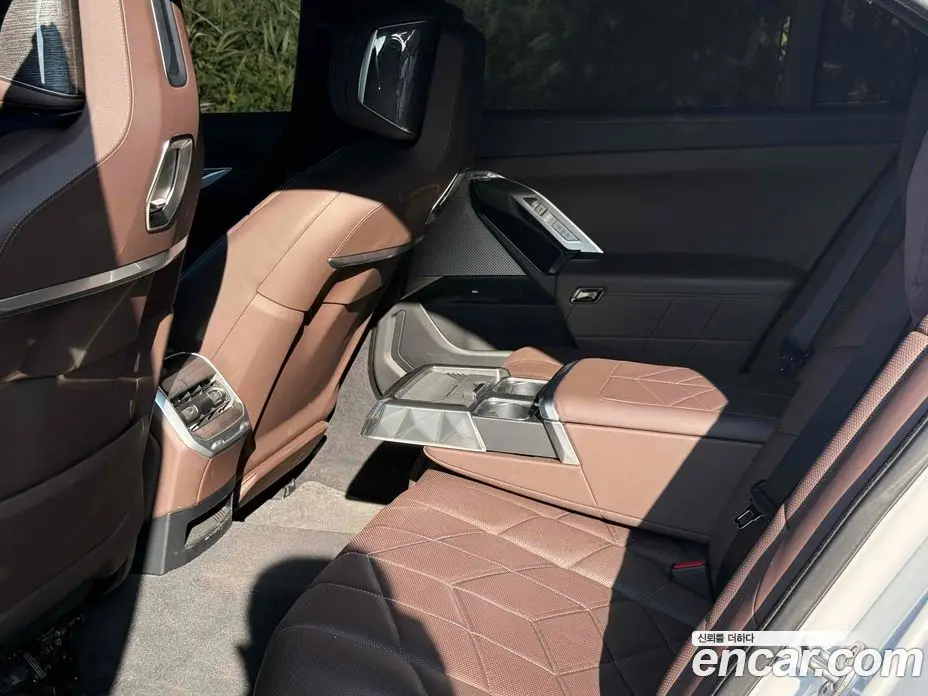 BMW 7 серия 2022 3.0 автомат (гидро), фото 15