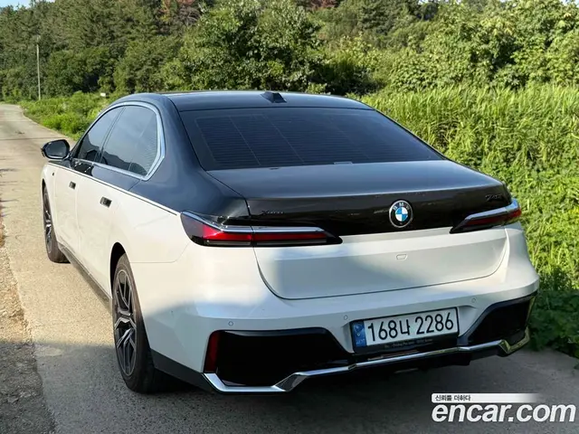 BMW 7 серия 2022 3.0 автомат (гидро), миниатюра 6
