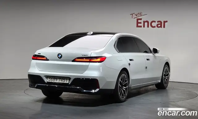 BMW 7 серия, 2023, 17 495 км