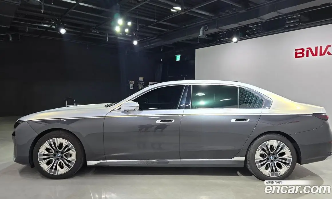 BMW 7 серия 2023 3.0 автомат (гидро), фото 18
