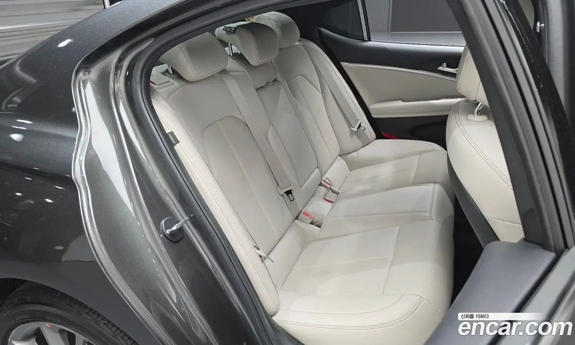 Genesis G70 2024 2.5 автомат (гидро), фото 12