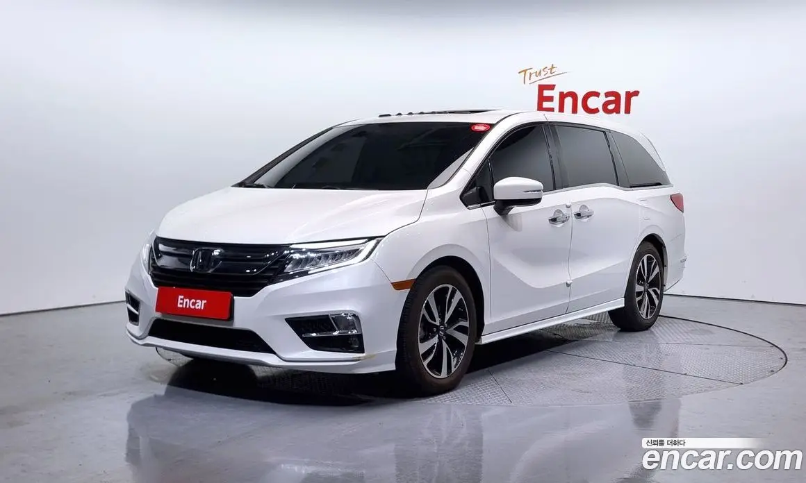 Honda Odyssey 2018 3.5 автомат (гидро), фото 1 Honda Odyssey 2018 3.5 автомат (гидро), фото 1