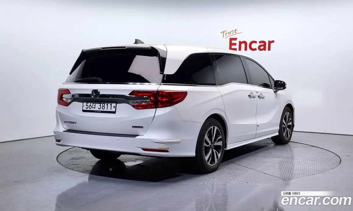 Honda Odyssey 2018 3.5 автомат (гидро), фото 2 Honda Odyssey 2018 3.5 автомат (гидро), фото 2