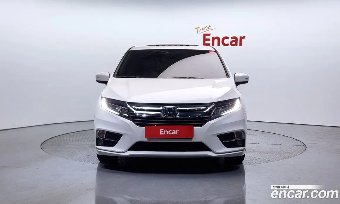 Honda Odyssey 2018 3.5 автомат (гидро), фото 3 Honda Odyssey 2018 3.5 автомат (гидро), фото 3