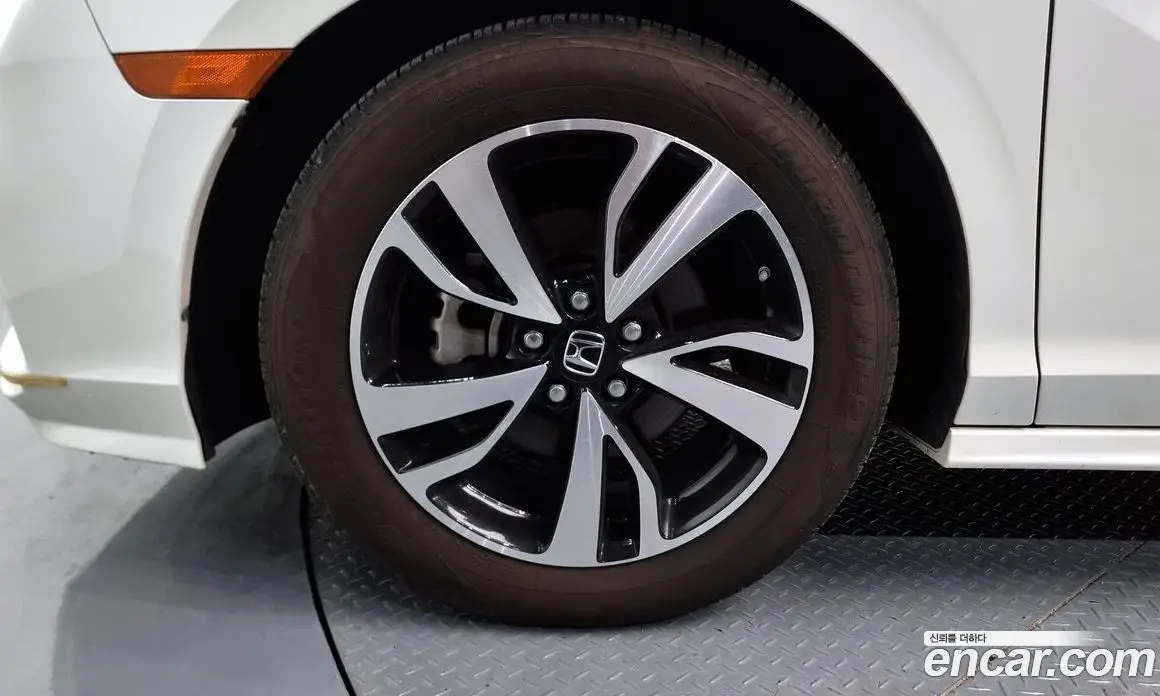 Honda Odyssey 2018 3.5 автомат (гидро), фото 5 Honda Odyssey 2018 3.5 автомат (гидро), фото 5