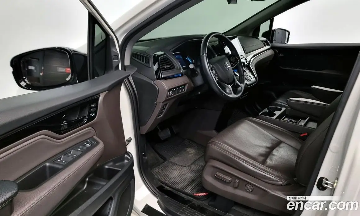 Honda Odyssey 2018 3.5 автомат (гидро), фото 10 Honda Odyssey 2018 3.5 автомат (гидро), фото 10