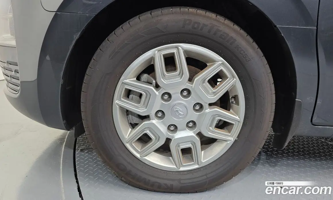 Hyundai Staria 2023 2.2 автомат (гидро), фото 5
