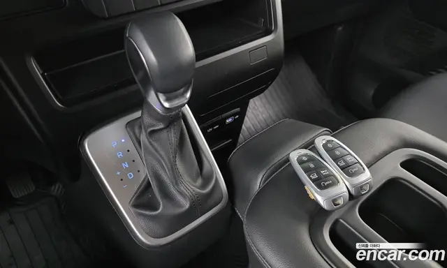 Hyundai Staria 2023 2.2 автомат (гидро), миниатюра 9