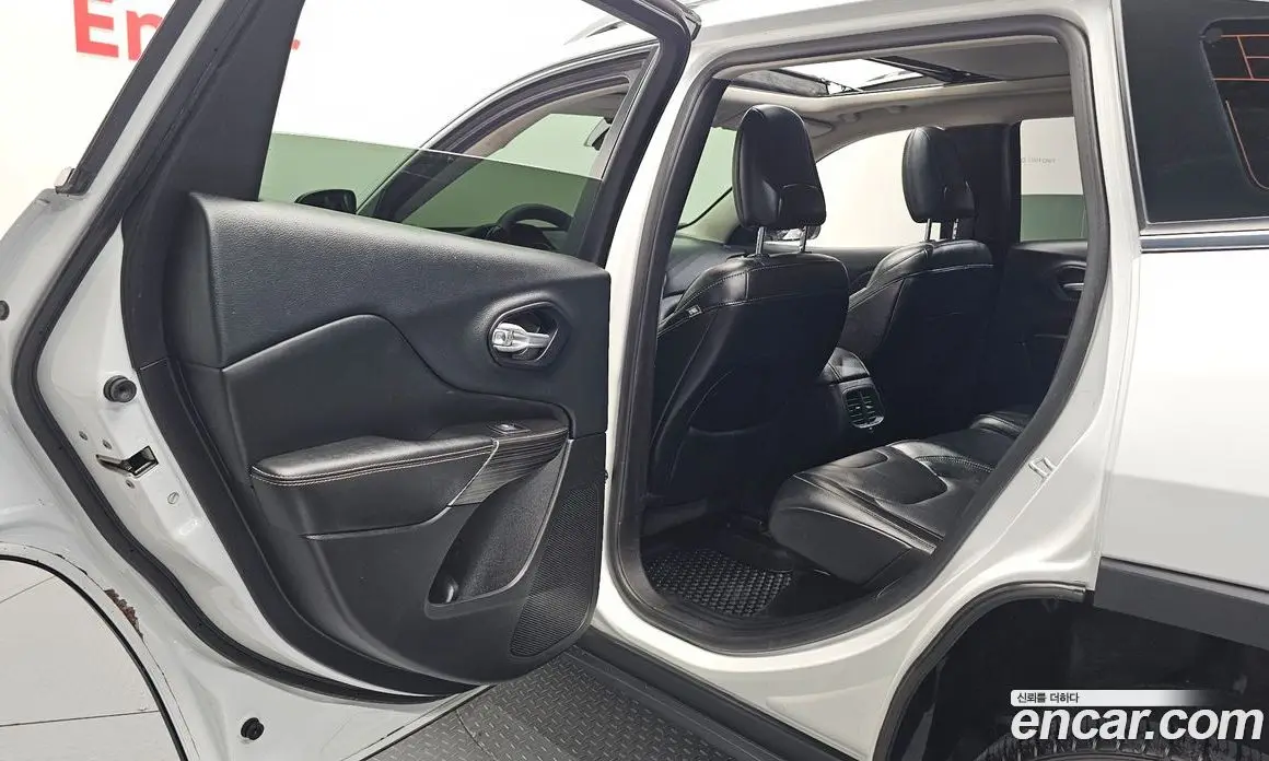 Jeep Cherokee 2015 2.0 автомат (гидро), фото 12