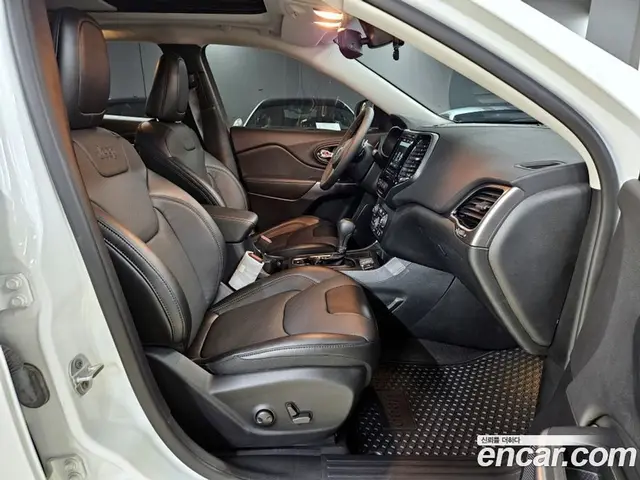 Jeep Cherokee 2022 2.4 автомат (гидро), миниатюра 12