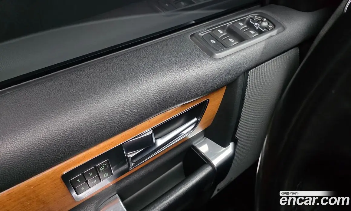 Land Rover Discovery 2015 3.0 автомат (гидро), фото 16 Land Rover Discovery 2015 3.0 автомат (гидро), фото 16