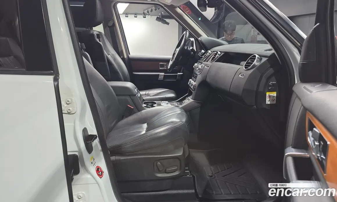 Land Rover Discovery 2015 3.0 автомат (гидро), фото 10 Land Rover Discovery 2015 3.0 автомат (гидро), фото 10