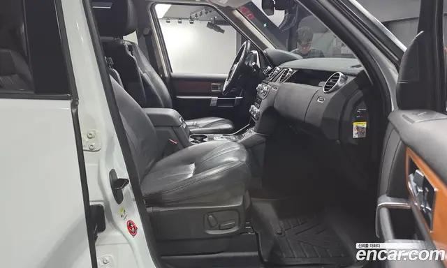 Land Rover Discovery 2015 3.0 автомат (гидро), миниатюра 10 Land Rover Discovery 2015 3.0 автомат (гидро), миниатюра 10