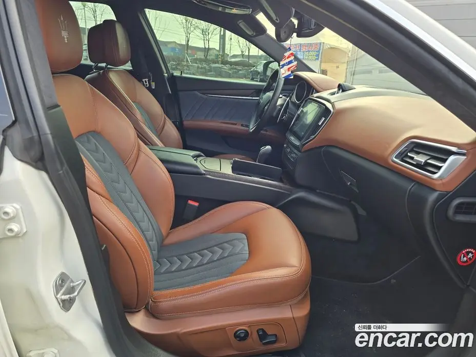 Maserati Ghibli 2017 3.0 автомат (гидро), фото 14 Maserati Ghibli 2017 3.0 автомат (гидро), фото 14