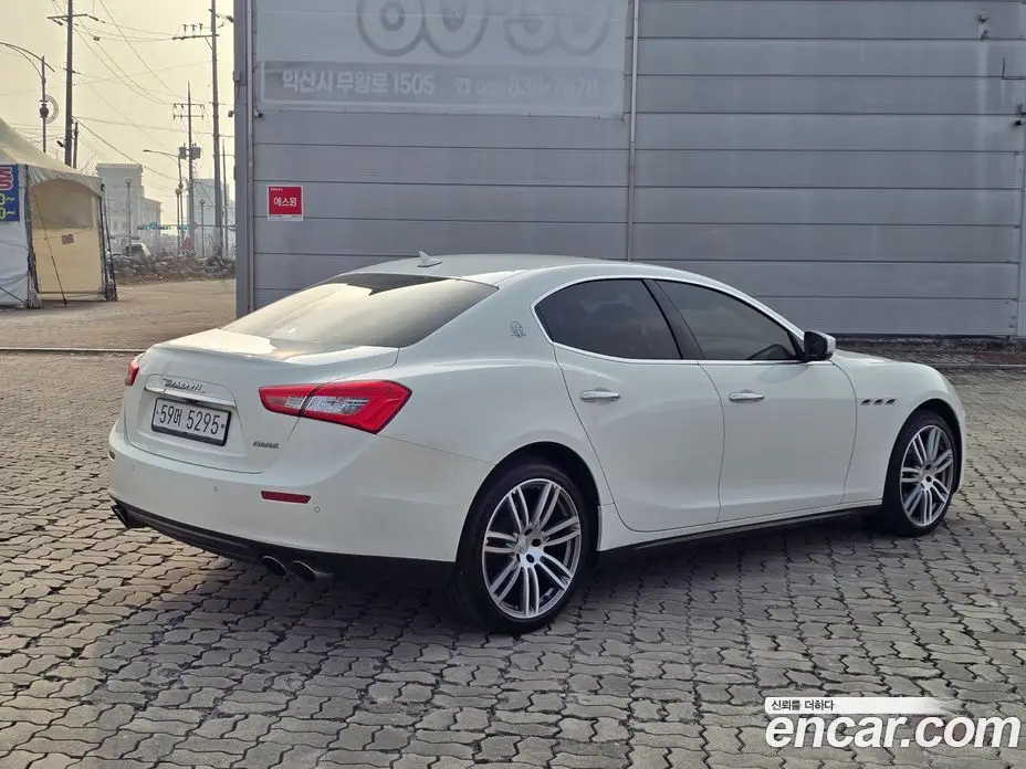 Maserati Ghibli 2017 3.0 автомат (гидро), фото 4 Maserati Ghibli 2017 3.0 автомат (гидро), фото 4
