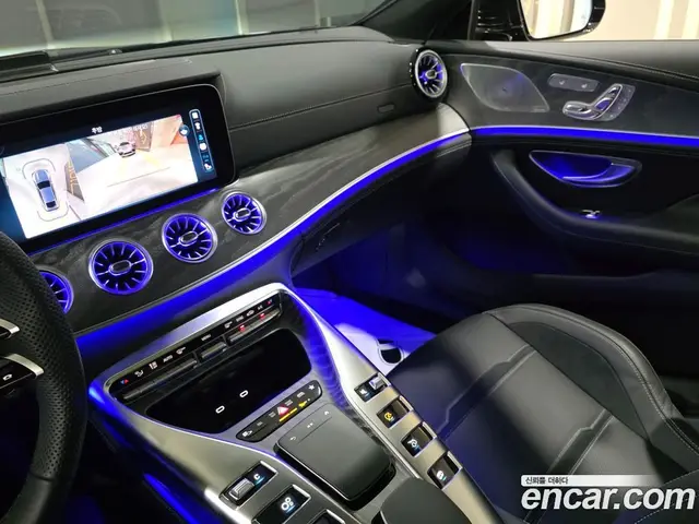 Mercedes-Benz AMG GT 2025 3.0 автомат (гидро), миниатюра 12