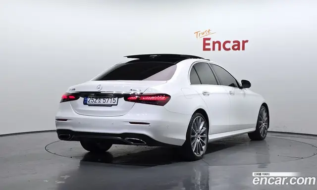 Mercedes-Benz E-Class 2021 2.0 автомат (гидро), миниатюра 2