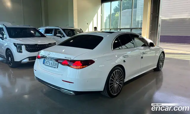Mercedes-Benz E-Class 2024 3.0 автомат (гидро), миниатюра 2