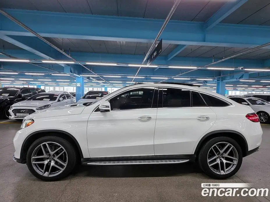 Mercedes-Benz GLE-Class 2018 3.0 автомат (гидро), фото 17 Mercedes-Benz GLE-Class 2018 3.0 автомат (гидро), фото 17