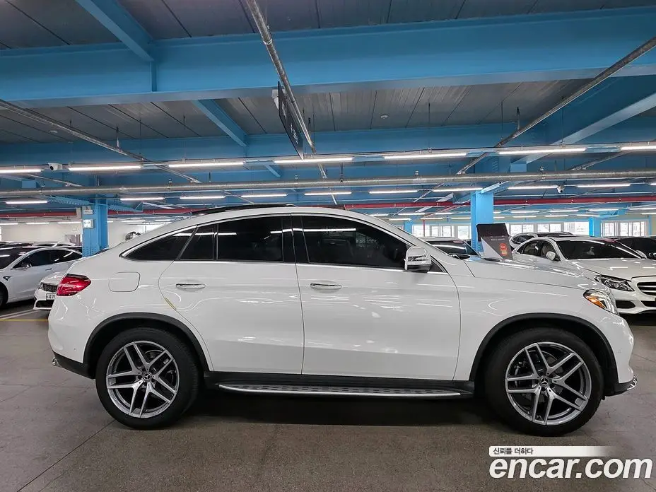 Mercedes-Benz GLE-Class 2018 3.0 автомат (гидро), фото 18 Mercedes-Benz GLE-Class 2018 3.0 автомат (гидро), фото 18
