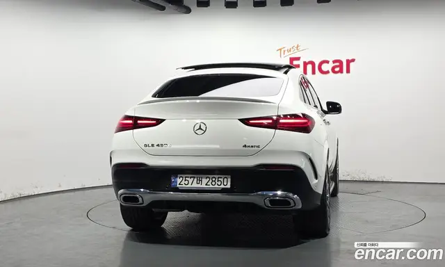 Mercedes-Benz GLE-Class 2024 3.0 автомат (гидро), миниатюра 4