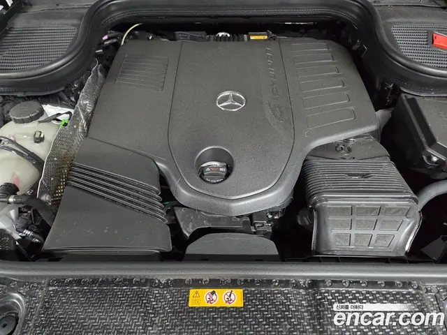 Mercedes-Benz GLE-Class 2025 3.0 автомат (гидро), миниатюра 6